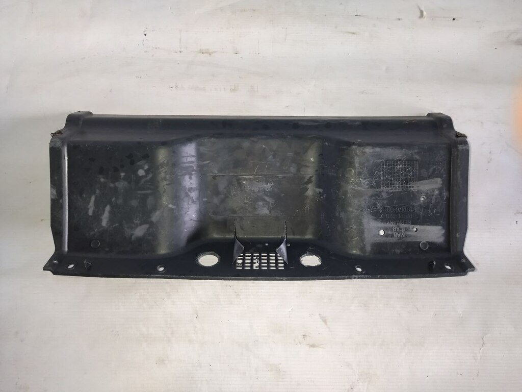 накладка панели приборов б/у \ нештатные отверстия - 1